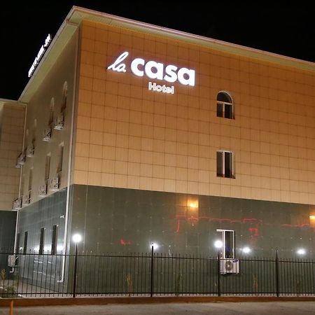 Lacasa Hotel Atyraū Esterno foto