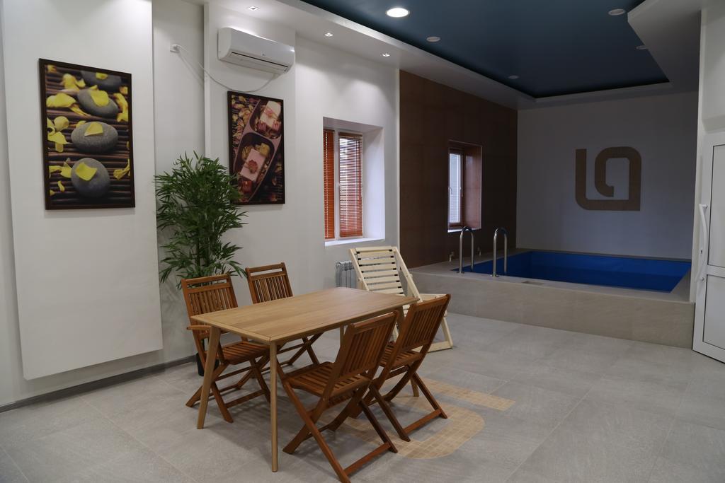 Lacasa Hotel Atyraū Esterno foto