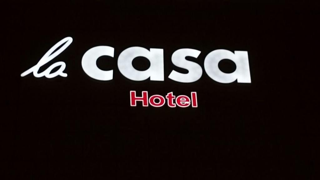 Lacasa Hotel Atyraū Esterno foto