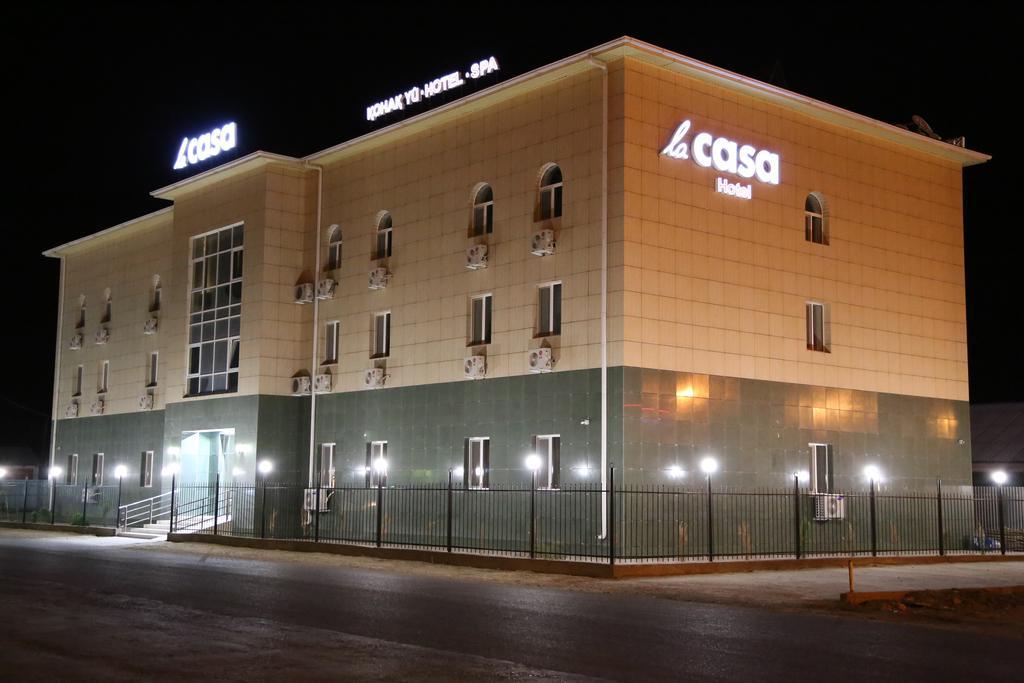 Lacasa Hotel Atyraū Esterno foto
